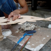 lombok-artist-doing-shell-inlay-on-wood